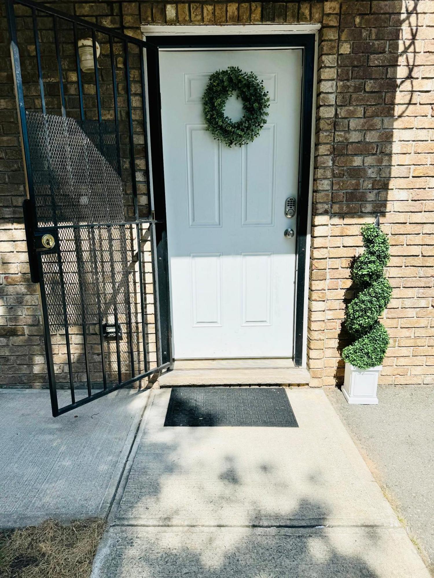 Cozy Evergreen Apartment By Newark Airport エクステリア 写真
