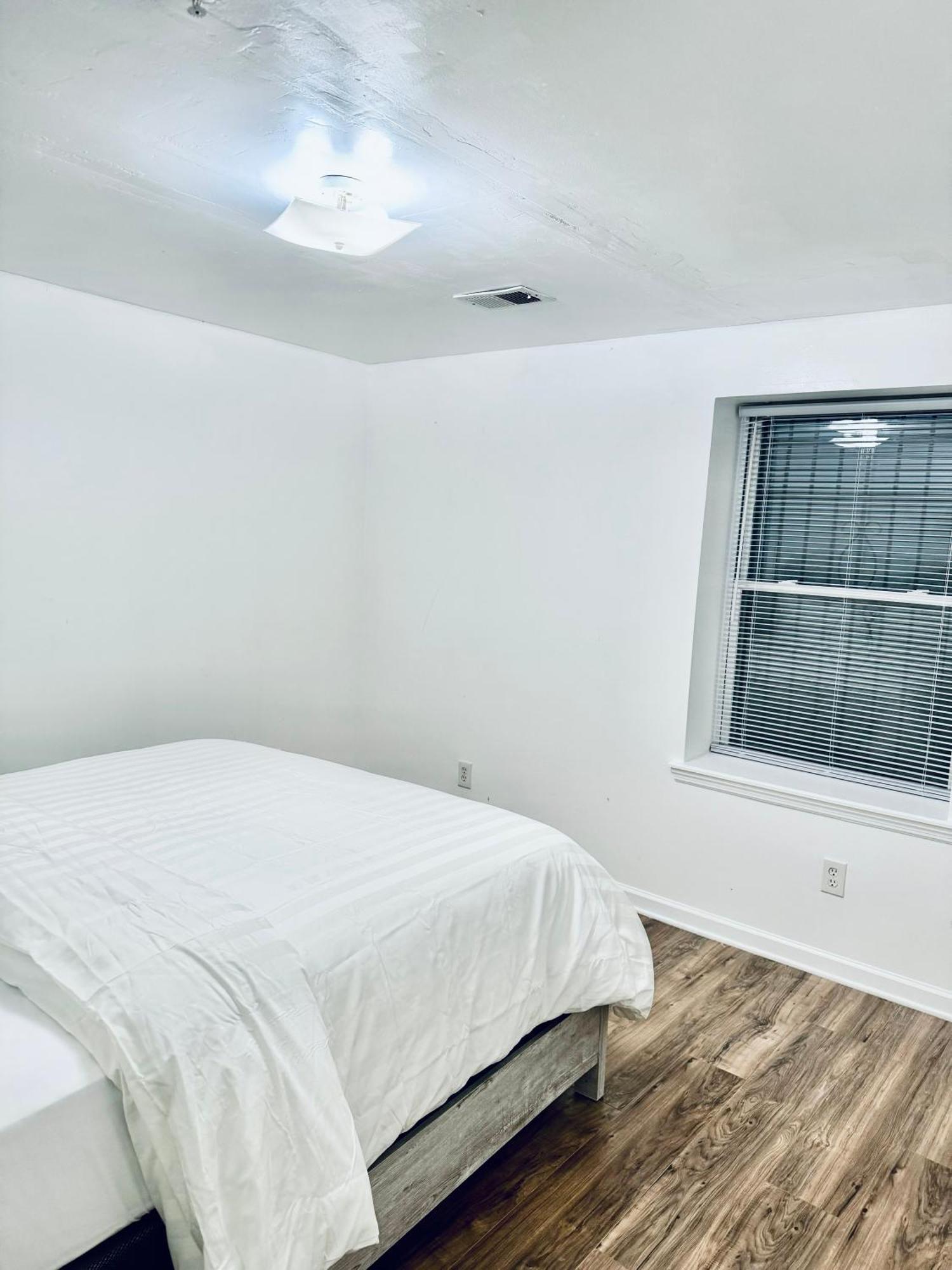 Cozy Evergreen Apartment By Newark Airport エクステリア 写真