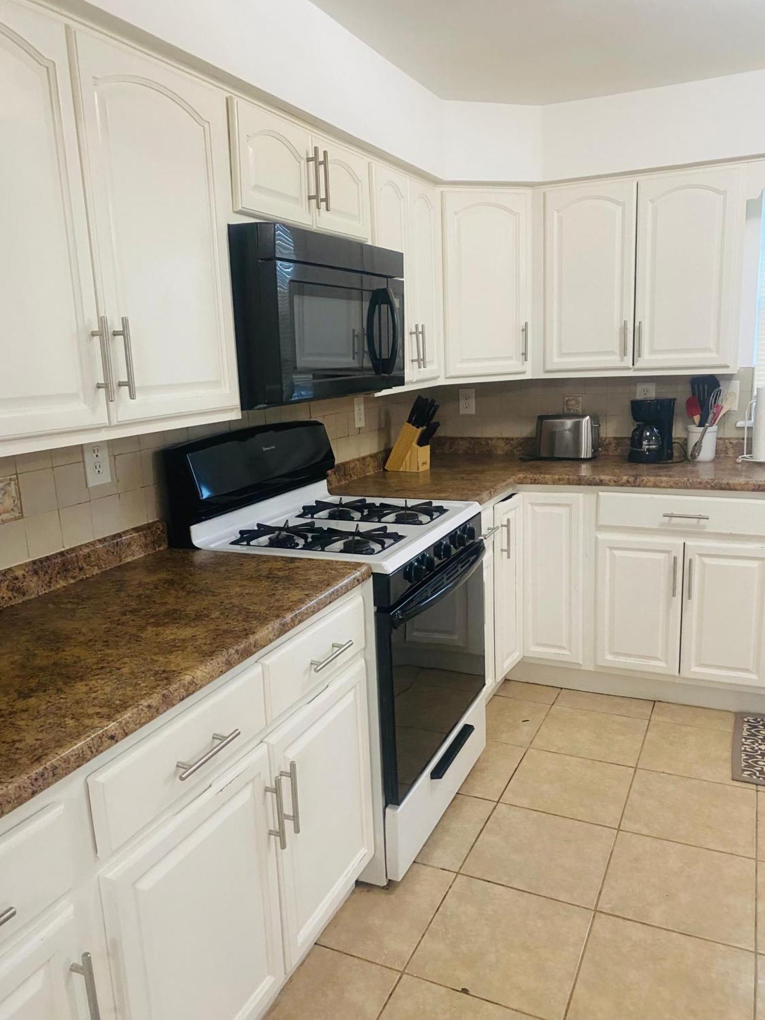 Cozy Evergreen Apartment By Newark Airport エクステリア 写真